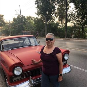 Meet your Posher, Mirna